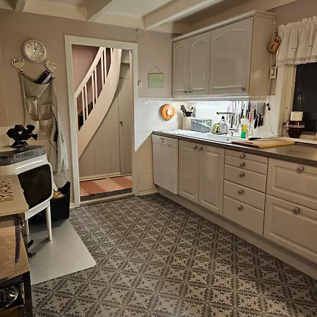 Charming With Sea And Mountain View 度假居